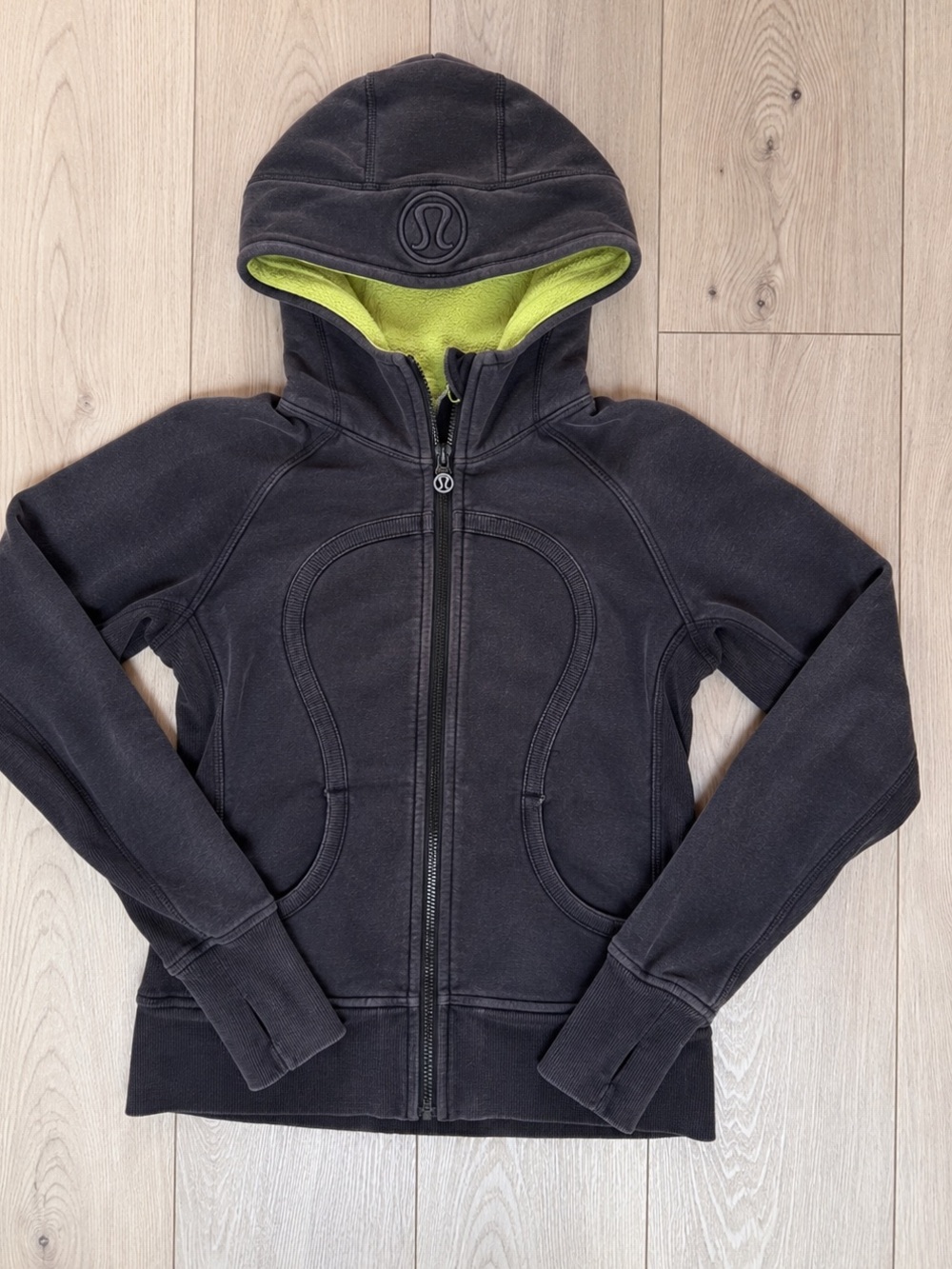 Lululemon Original Scuba Hoodie Black / Split Pea Size 6